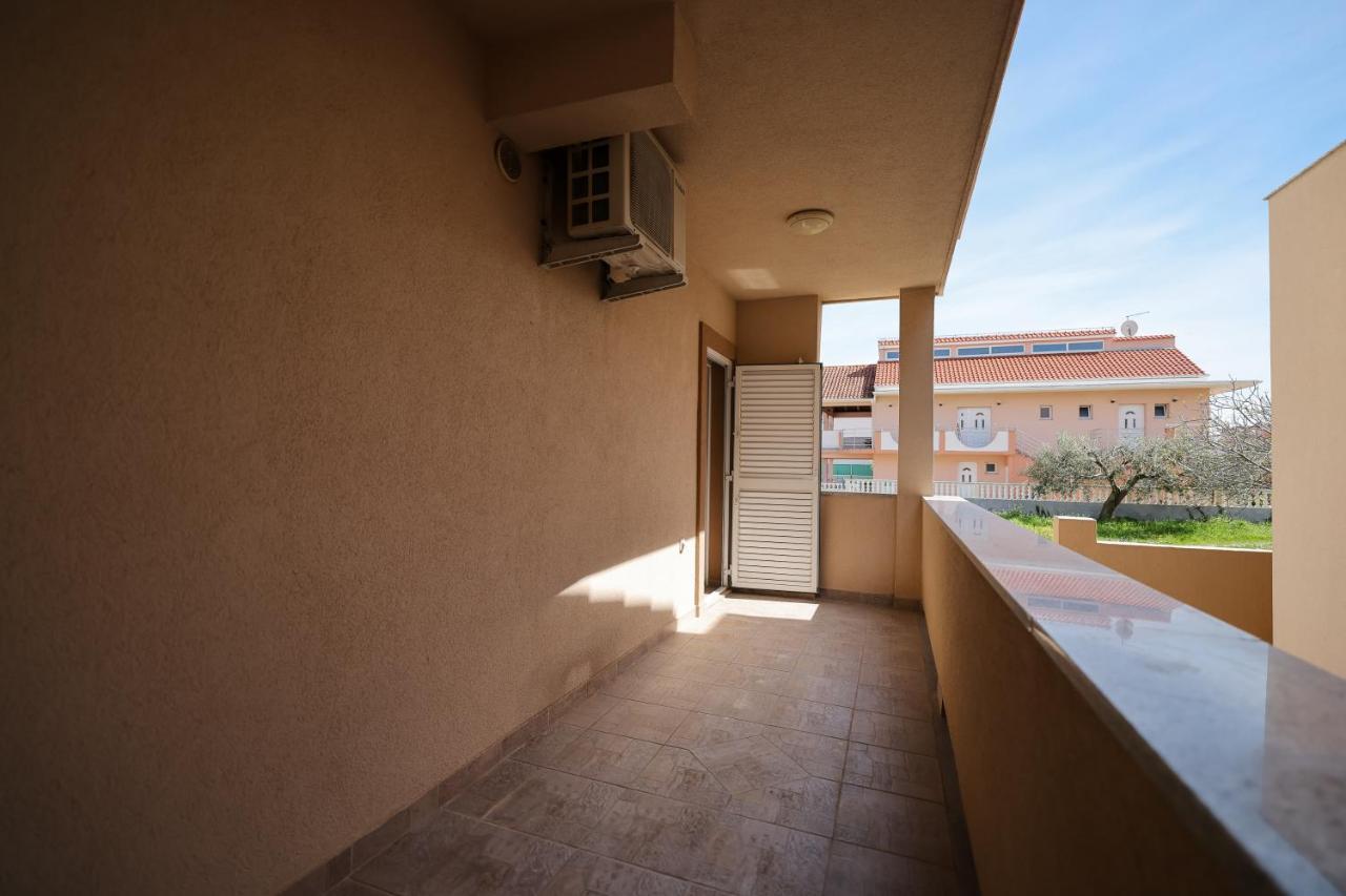 Apartments Skara Bibinje Bagian luar foto