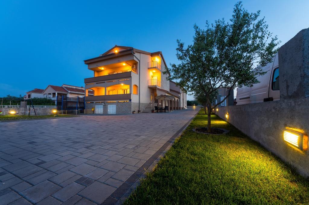 Apartments Skara Bibinje Ruang foto