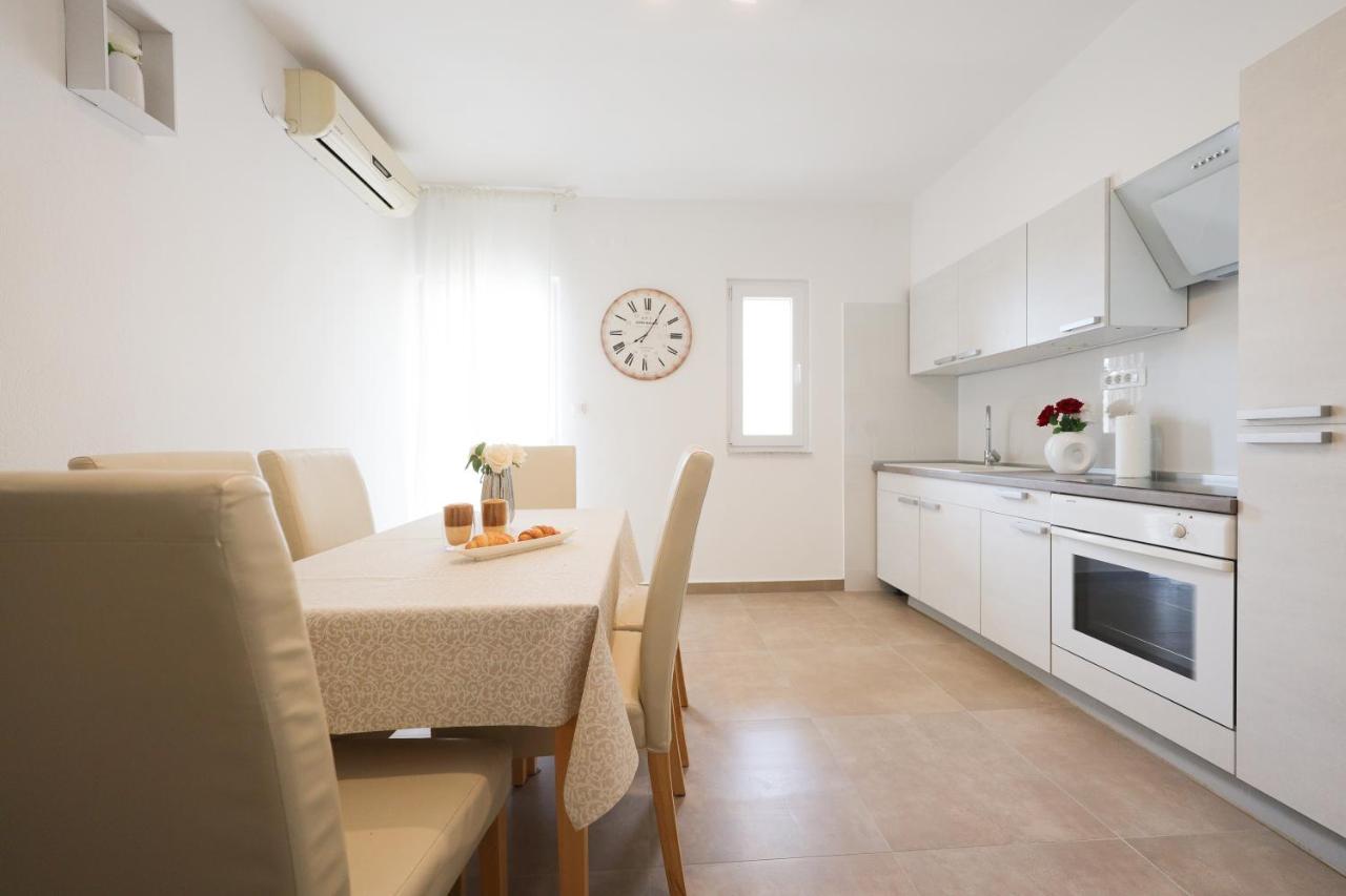 Apartments Skara Bibinje Bagian luar foto
