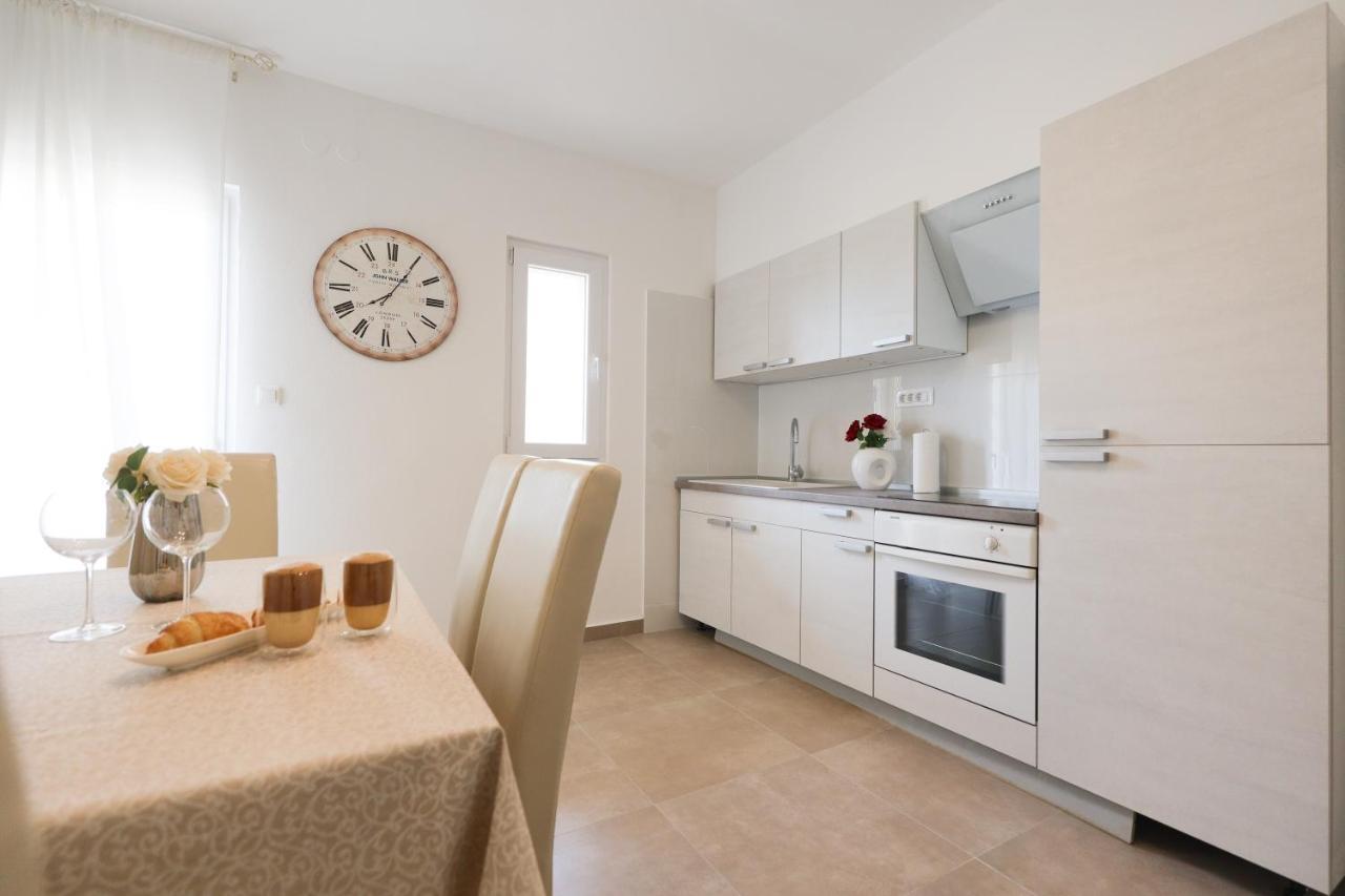 Apartments Skara Bibinje Bagian luar foto