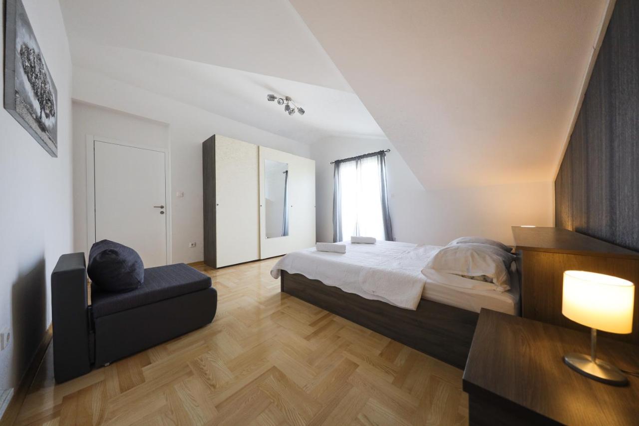 Apartments Skara Bibinje Bagian luar foto